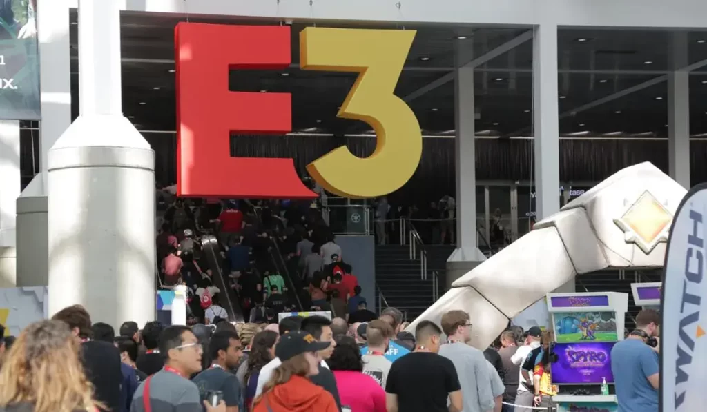 E3