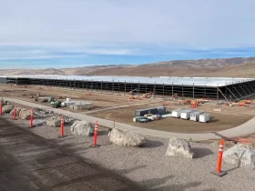 tesla semi gigafactory (2)