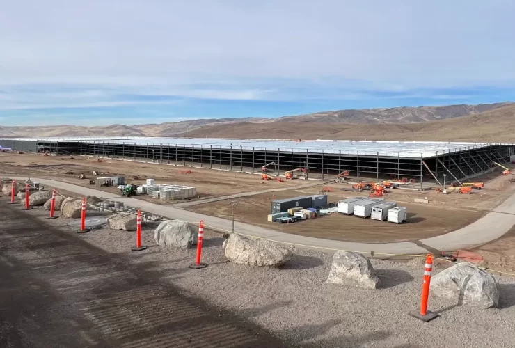 tesla semi gigafactory (2)