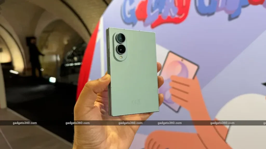 samsung galaxy z fold 8 gadgeds360