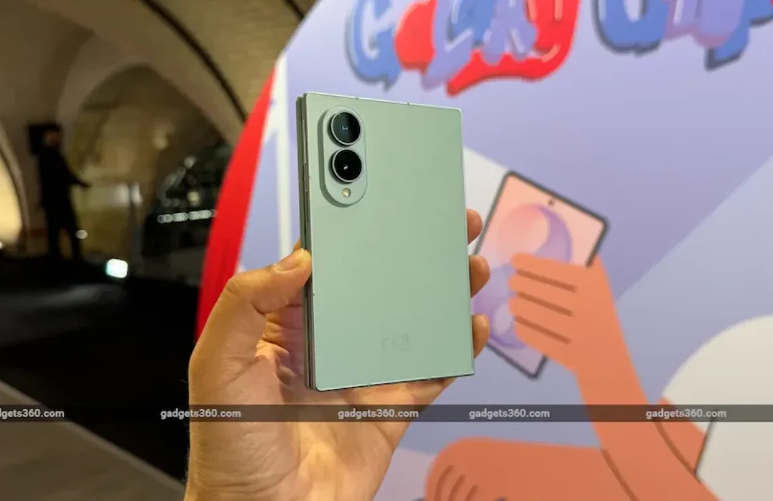 samsung galaxy z fold 8 gadgeds360
